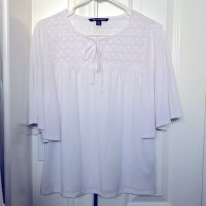 Women’s petite M white blouse top. Adorable sleeves and lace detail